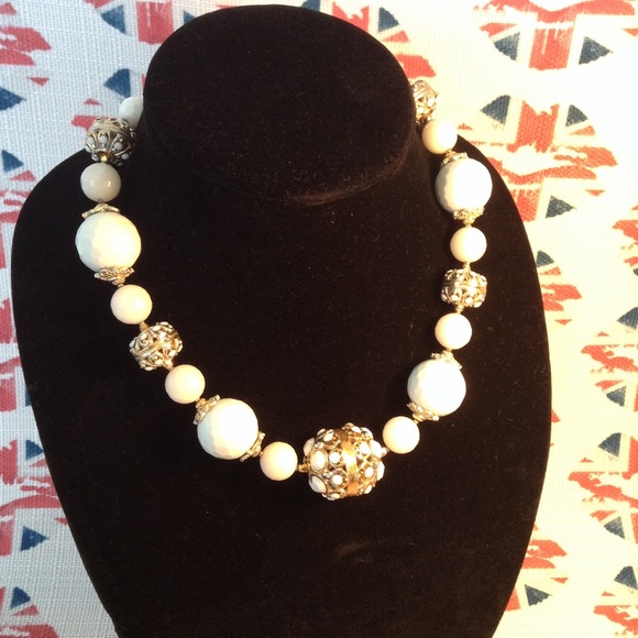 White Glass Faceted Beaded Necklace - Picture 1 of 8